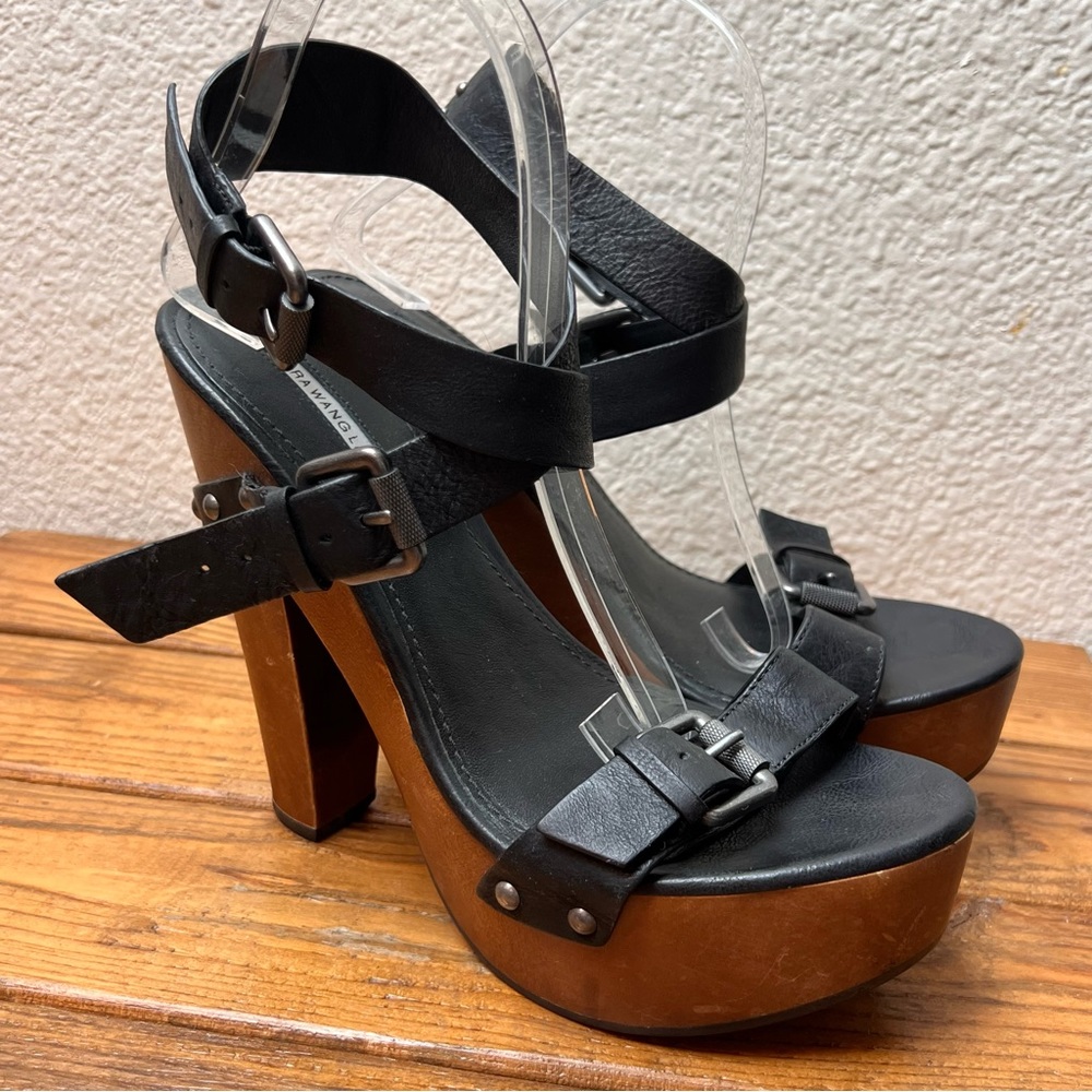 VERÁ WANG LAVENDER Sz 8.5M Platform Wood Sole Black Leather Sandals